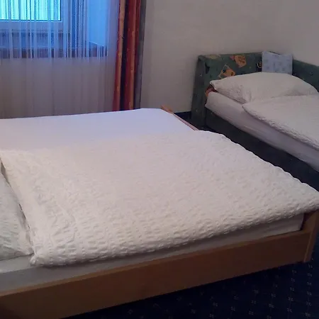 Zum Goldenen Hirschen 3*